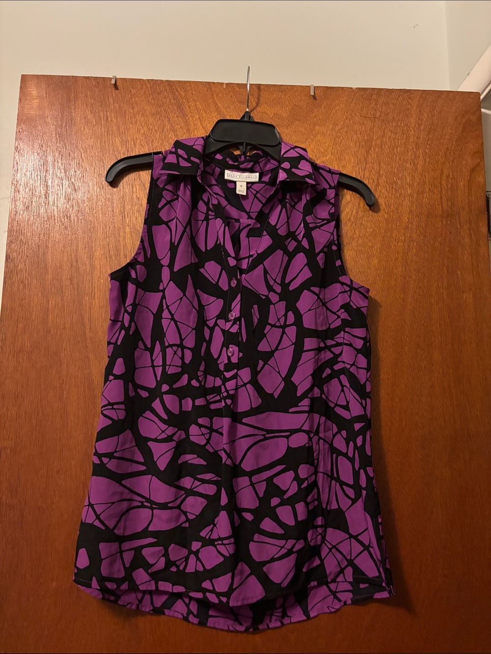 Sleeveless Purple & Black Abstract Print Button-Front Top